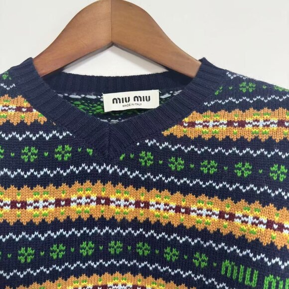 Miu Miu Wool V-neck sweater - Picture 7 of 14